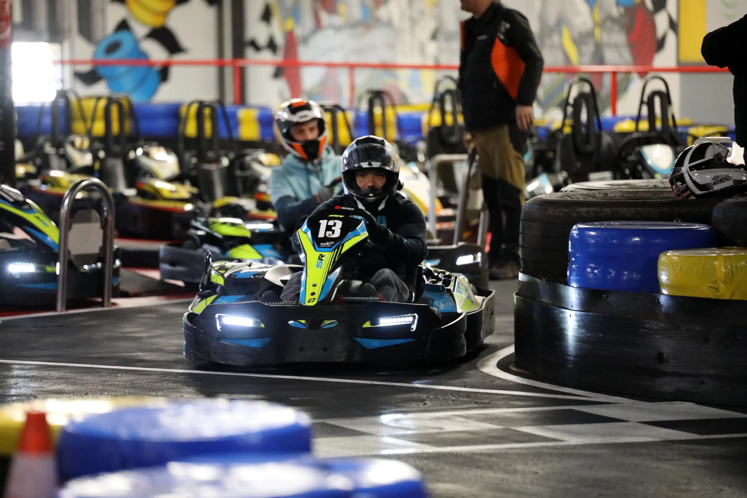 Piste de karting indoor dans les Vosges : le lieu idéal pour un team-building hivernal